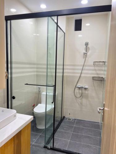 Phụ kiện cabin phòng tắm kính khung nhôm xi mạ anode màu đen mờ – Sang trọng, bền bỉ và đẳng cấp